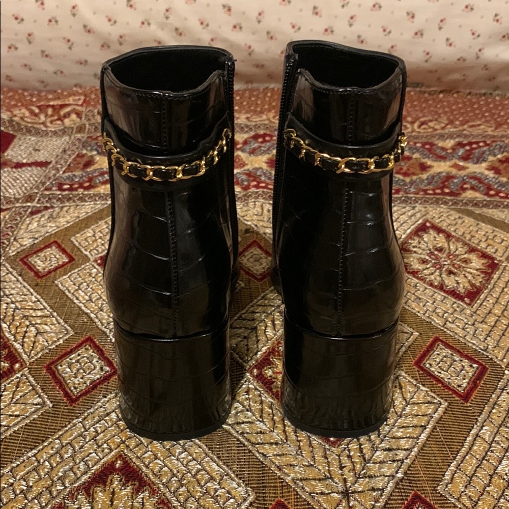 SHEIN Black and Gold Ankle Booties with Classic Design - Picture 4 of 7